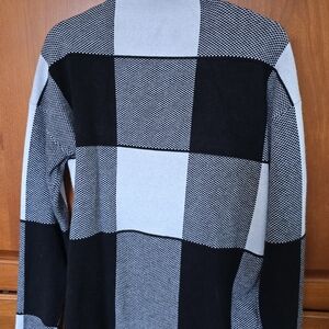 Tahari Black and Gray Block Sweater, Small
